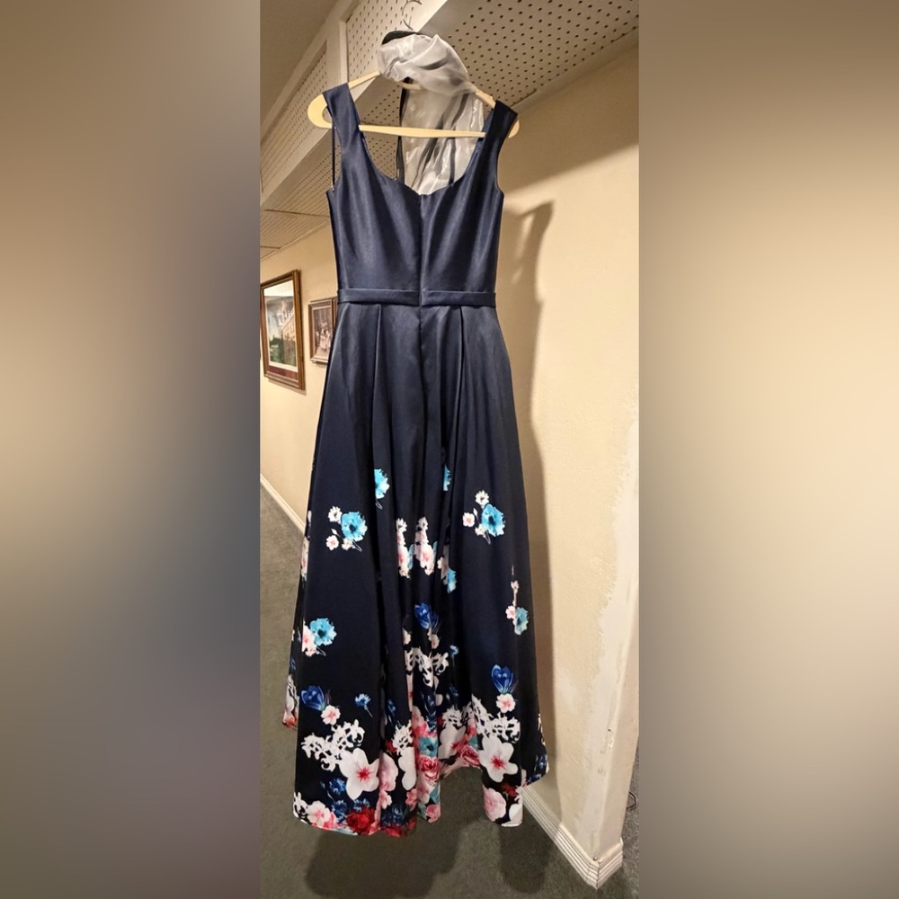 NWT Mac Duggal Navy Floral Long, A-Line Gown, statement dress for formal events - Picture 3 of 5
